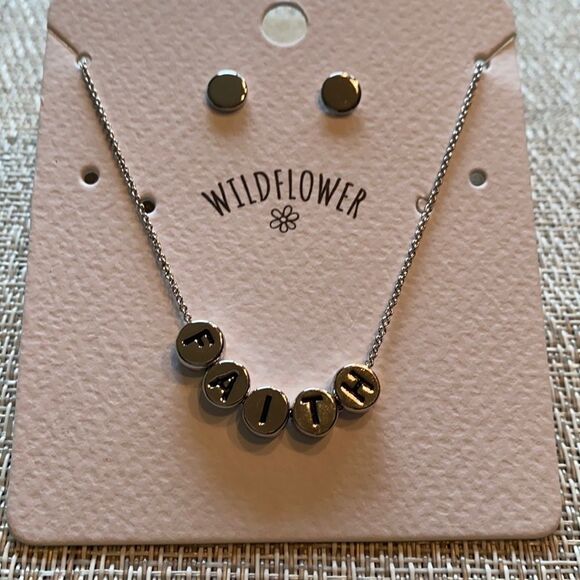 Faith Necklace and Earrings Set silver color - Picture 1 of 4